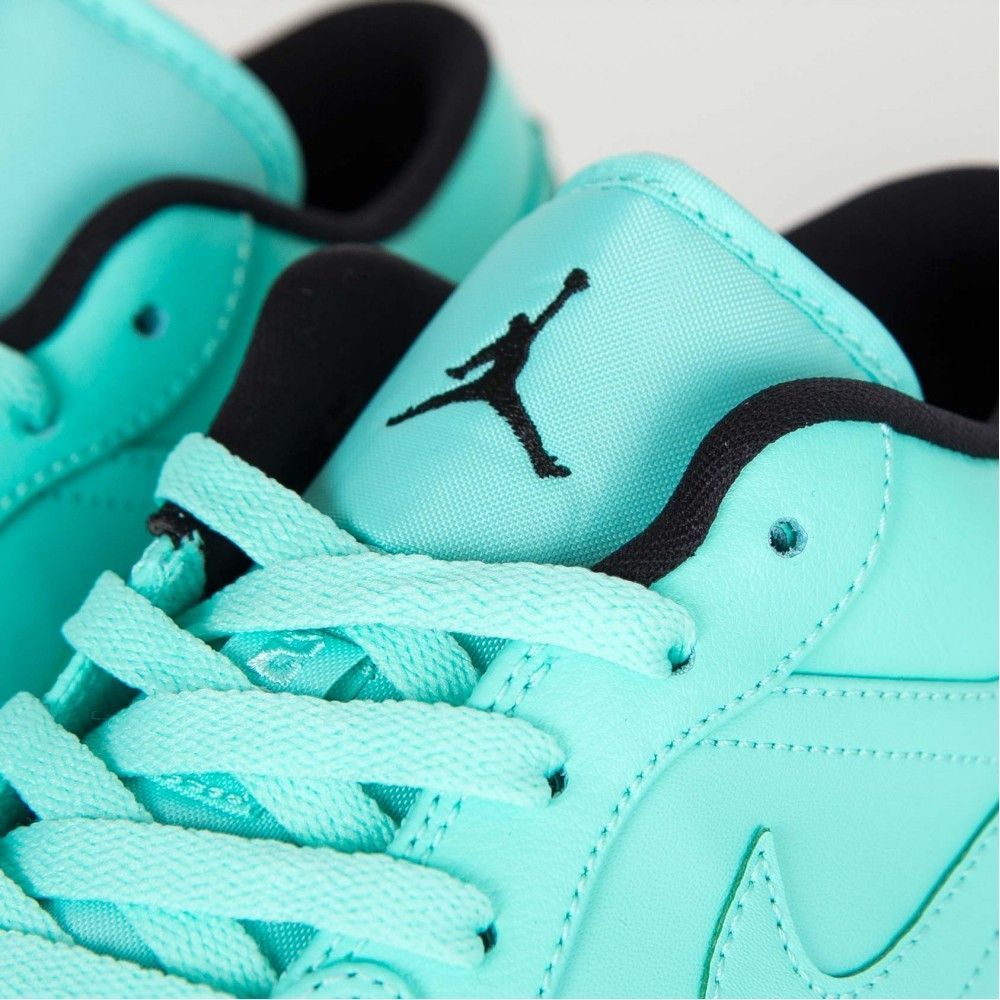 Кросівки JORDAN 1 RETRO LOW HYPER купити