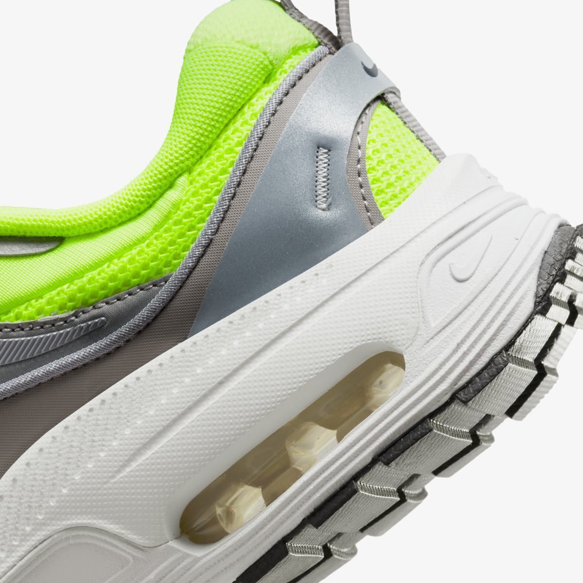 Кросівки Nike WMNS AIR MAX BLISS NN купити