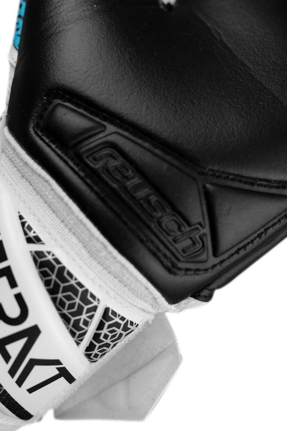 Вратарские перчатки Reusch Attrakt Infinity NC купить
