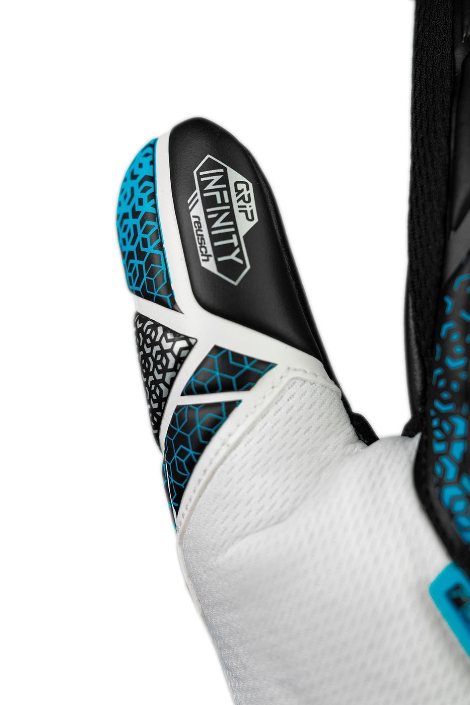 Вратарские перчатки Reusch Attrakt Infinity NC купить