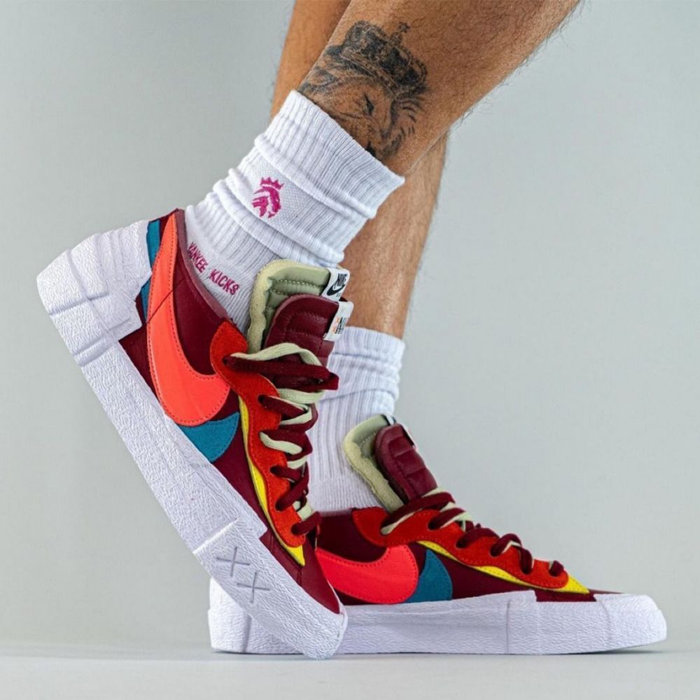 Кросівки Nike Blazer Low sacai KAWS Red купити