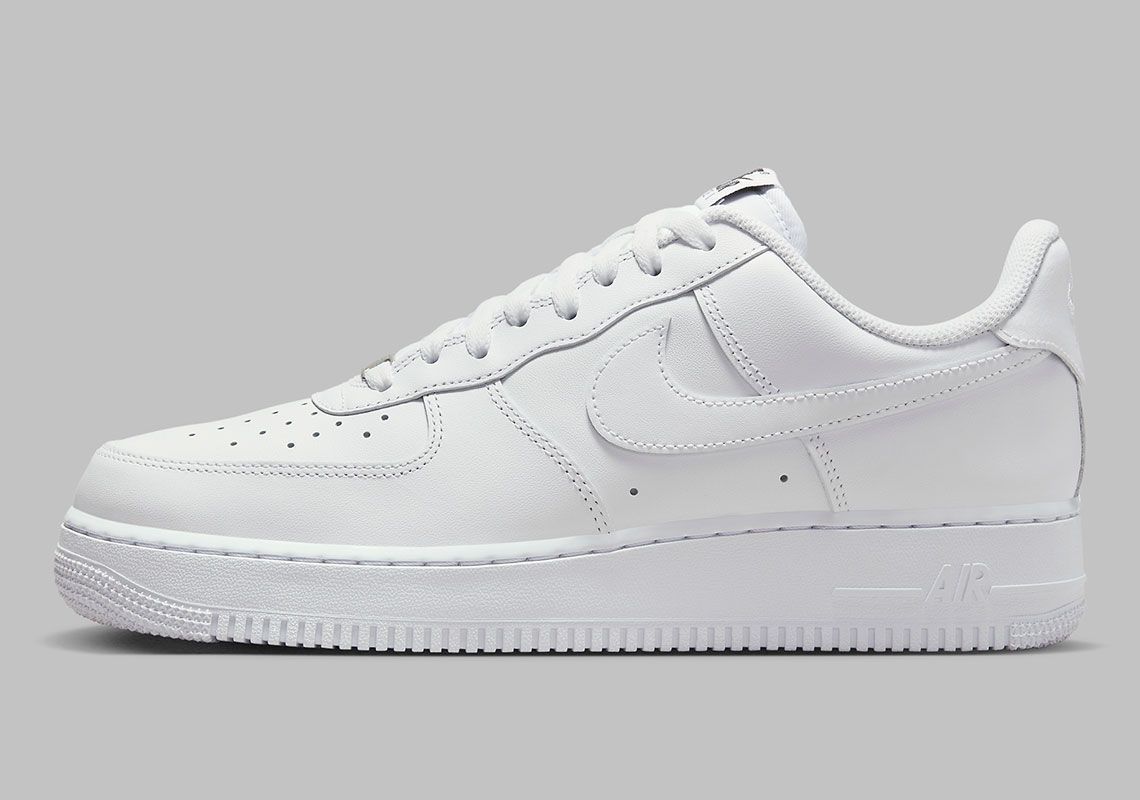 Кросівки чоловічі Nike Air Force 1 Low Flyease Triple (FD1146-100) купить