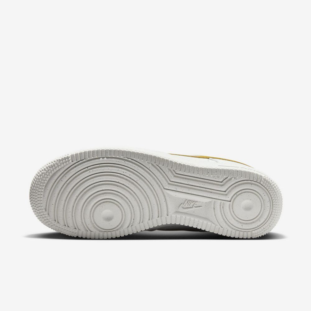 Кросівки Nike WMNS AIR FORCE 1 07 NN купить