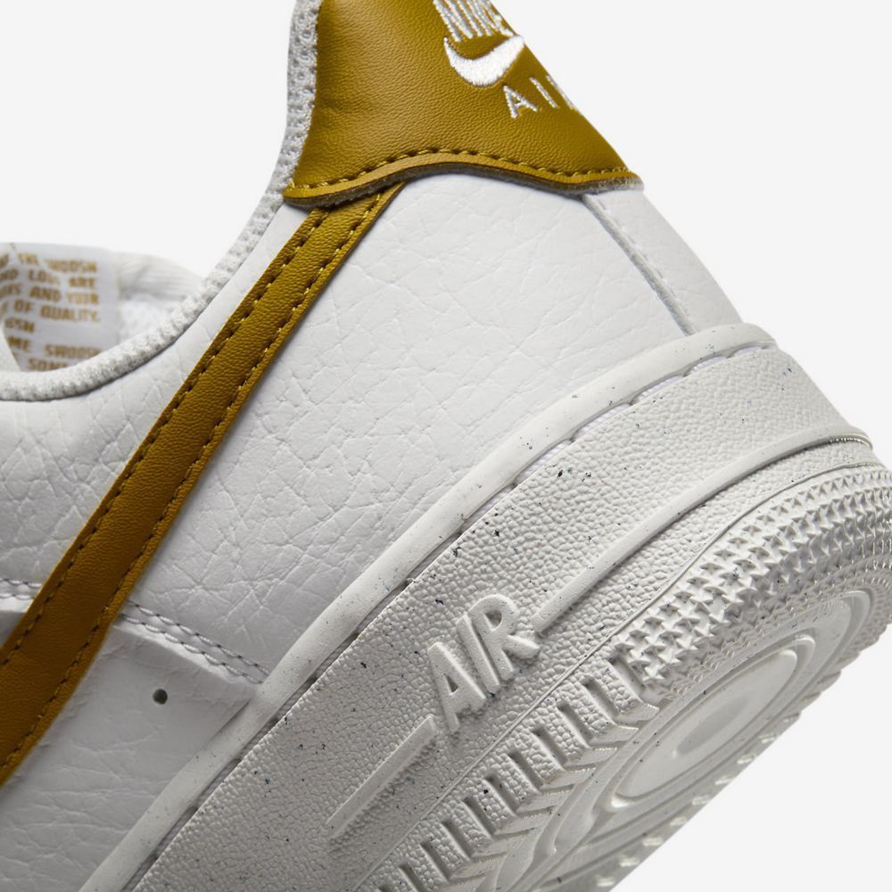 Кросівки Nike WMNS AIR FORCE 1 07 NN купить