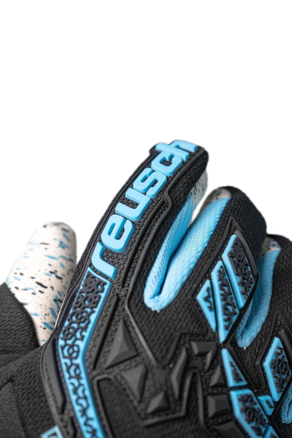 Вратарские перчатки Reusch Attrakt Freegel Fusion Strapless купить