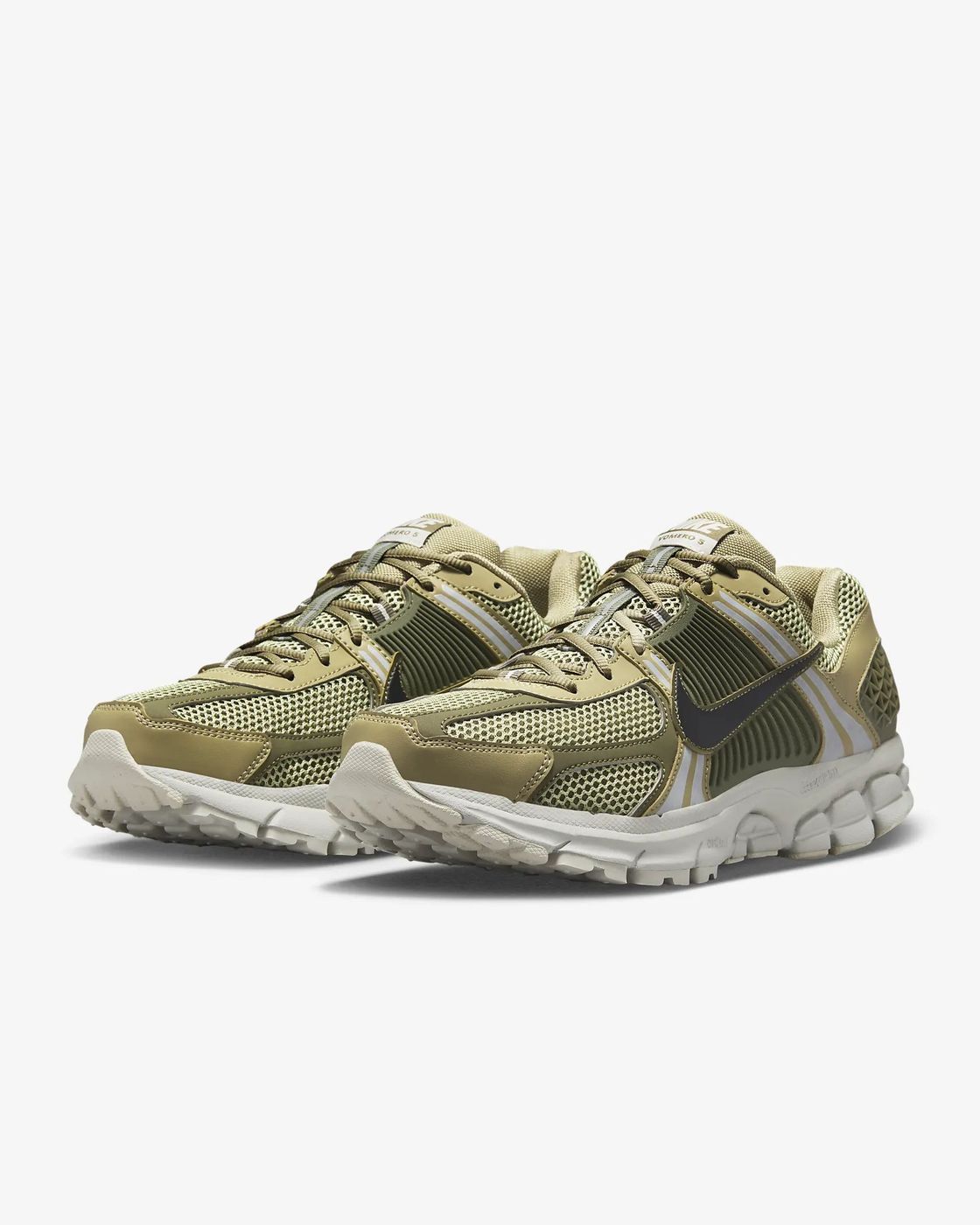 Кросівки Nike ZOOM VOMERO 5 купить