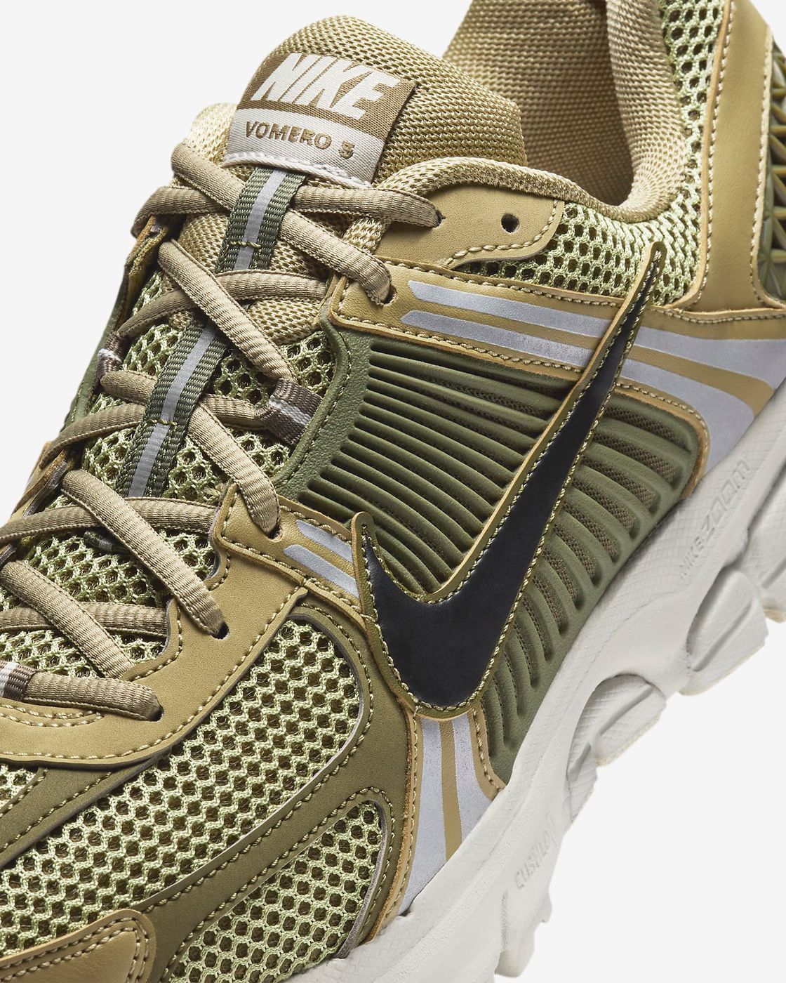 Кросівки Nike ZOOM VOMERO 5 купить