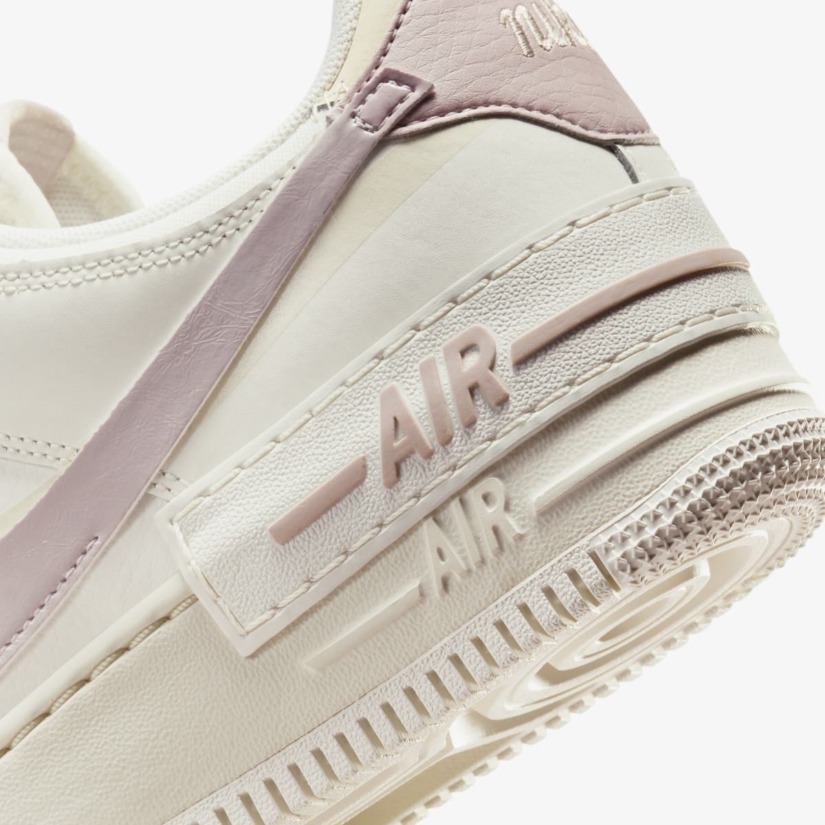 Кросівки Nike W AF1 SHADOW купити