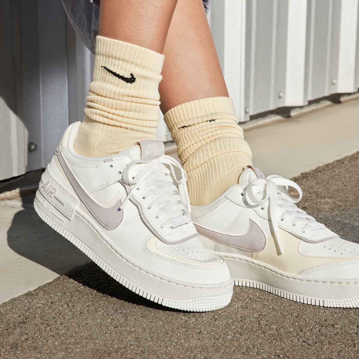Кросівки Nike W AF1 SHADOW купити