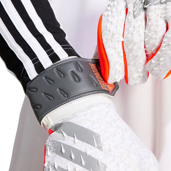 Воротарські рукавиці Adidas Predator GL LGE купити