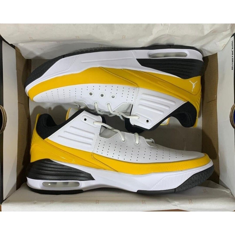 Кросівки AIR JORDAN MAX AURA 5 SHOES WHITE/ORANGE купити