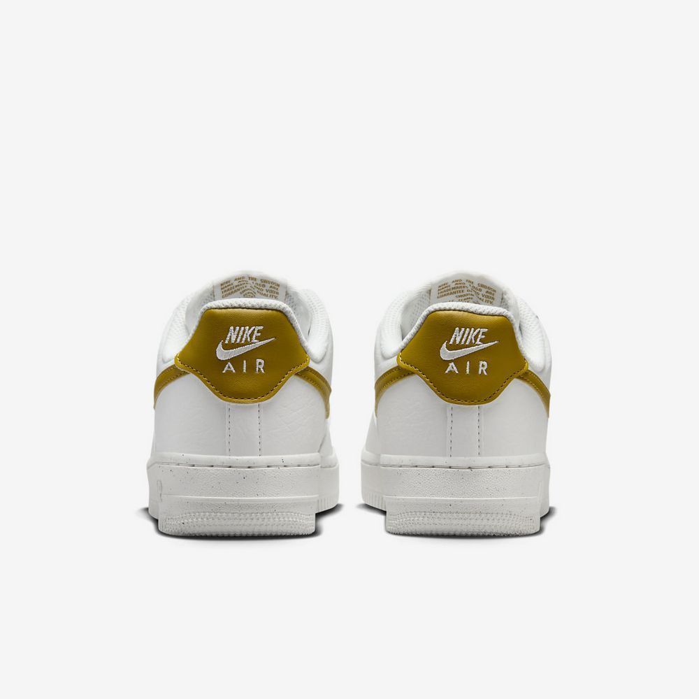 Кросівки Nike WMNS AIR FORCE 1 07 NN купити