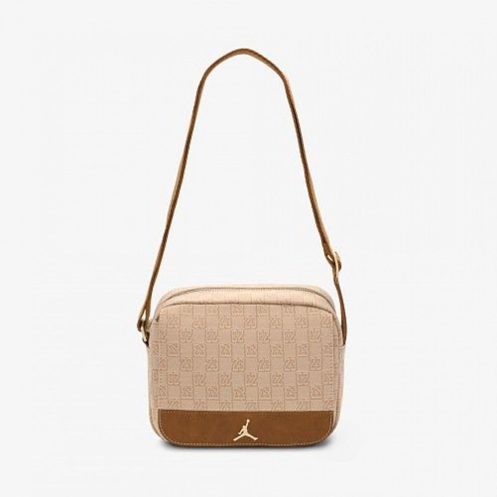 Сумка Jordan Monogram Mini Messenger Bag (3.6L) Coconut Milk купити