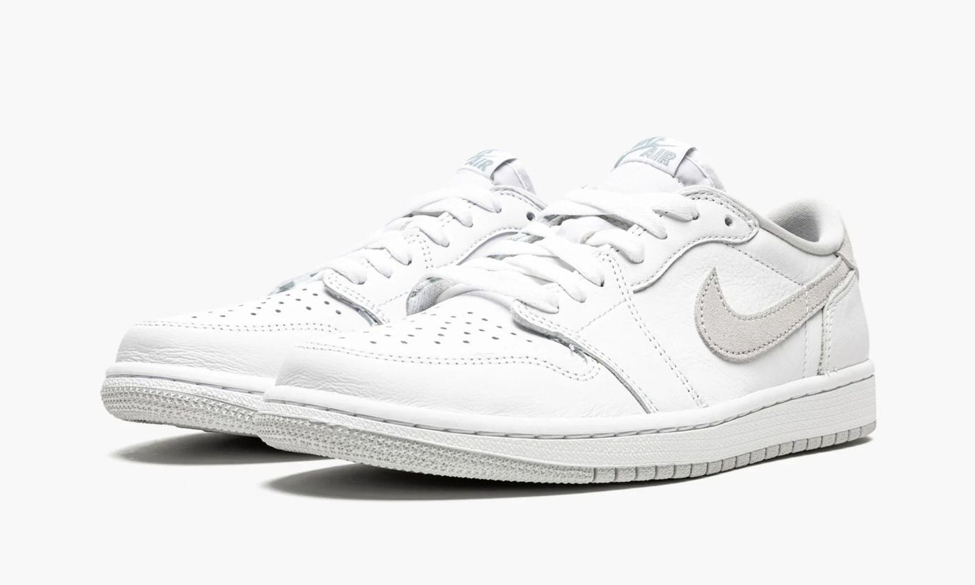 Кросівки Air Jordan 1 Low OG Neutral Grey 2021 (W) купити