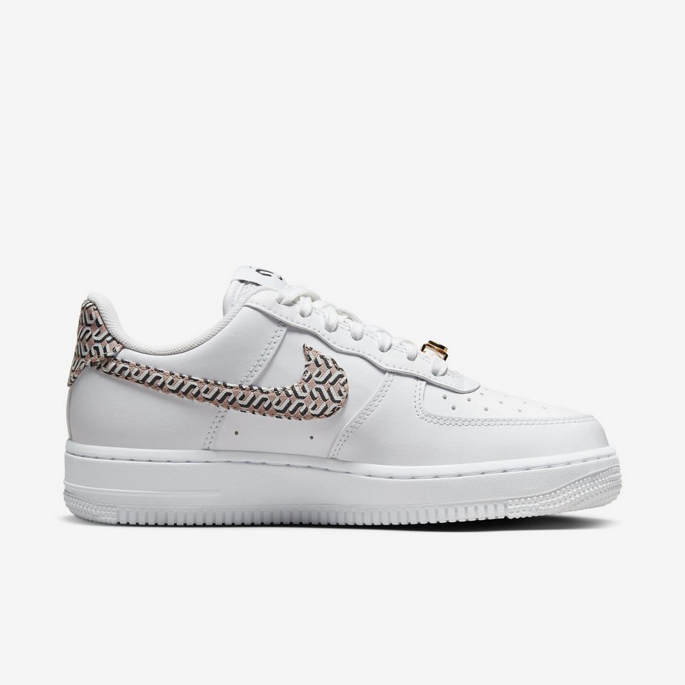 Кросівки Nike WMNS AIR FORCE 1 LX купити