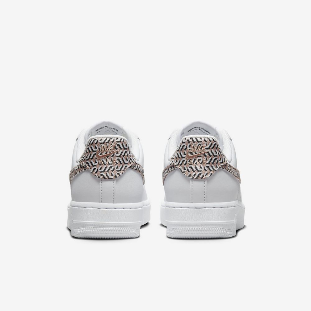Кросівки Nike WMNS AIR FORCE 1 LX купить
