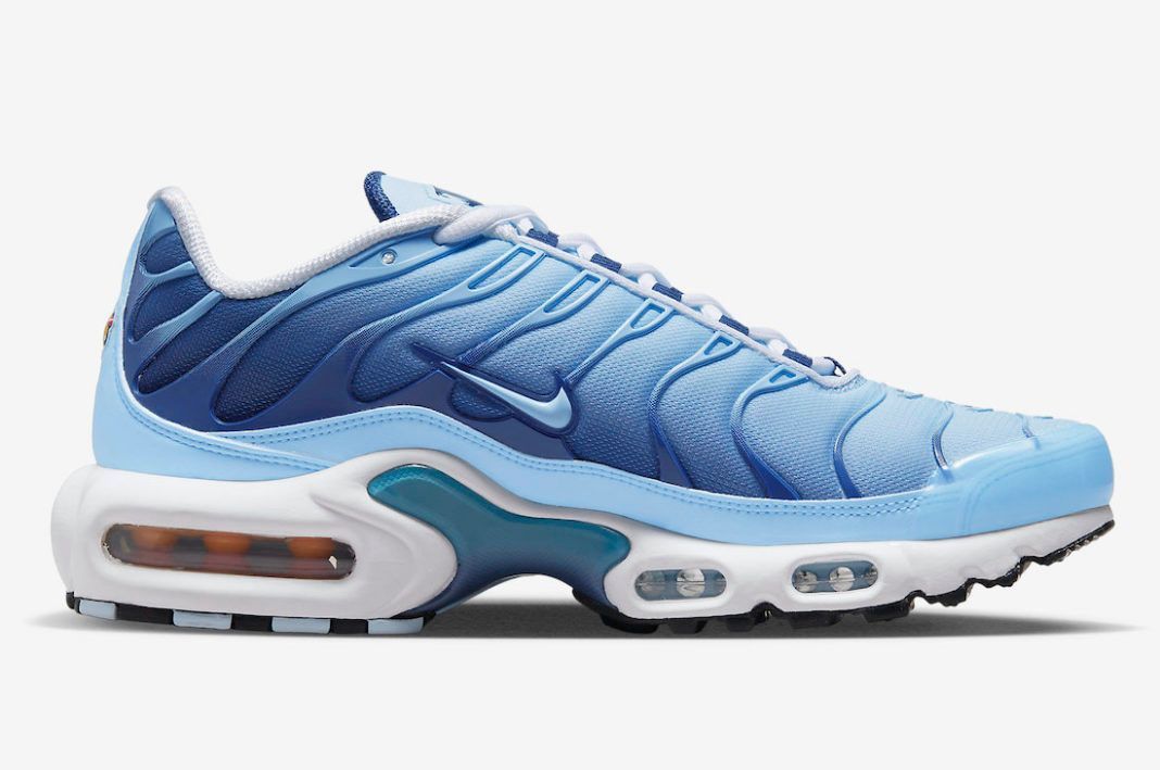 Кросівки Nike WMNS AIR MAX PLUS купить