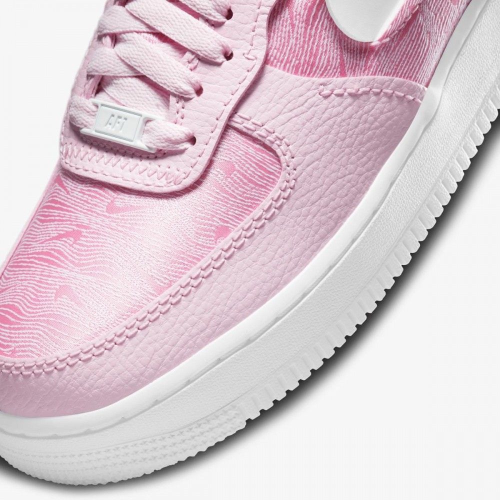 Кросівки Nike Wmns Air Force 1 LXX Pink купити