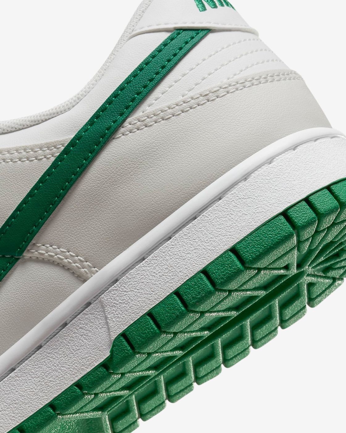 Кросівки Nike DUNK LOW RETRO купити