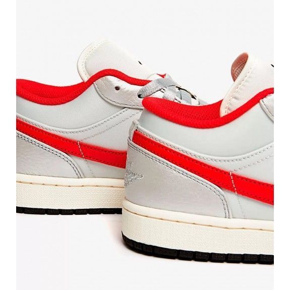 Кросівки JORDAN 1 LOW PRM SILVER купити