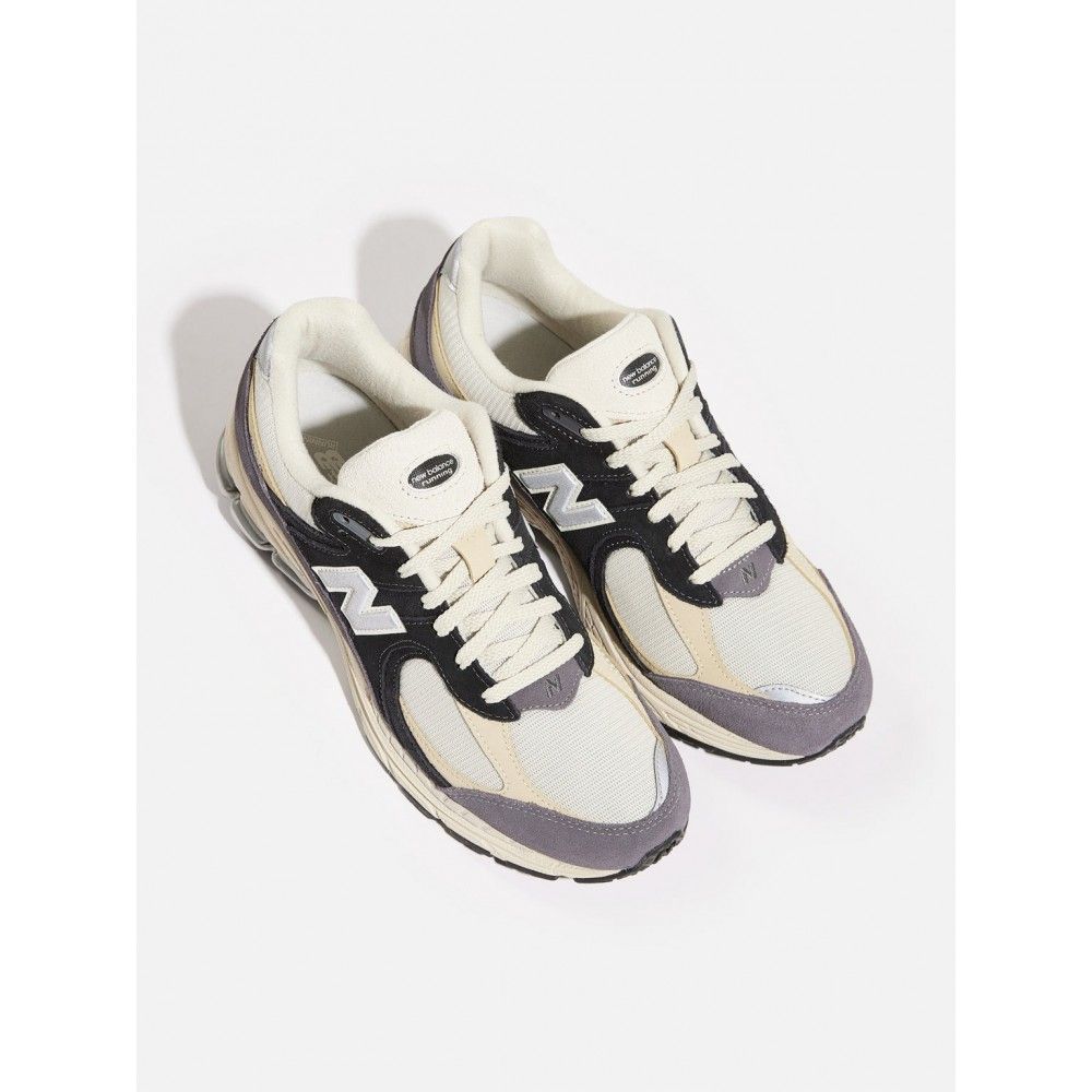 Кросівки New Balance 2002R купити