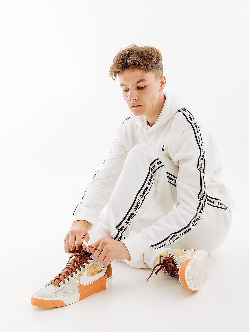 Спортивний костюм Nike CLUB FLC GX HD TRK SUIT купить