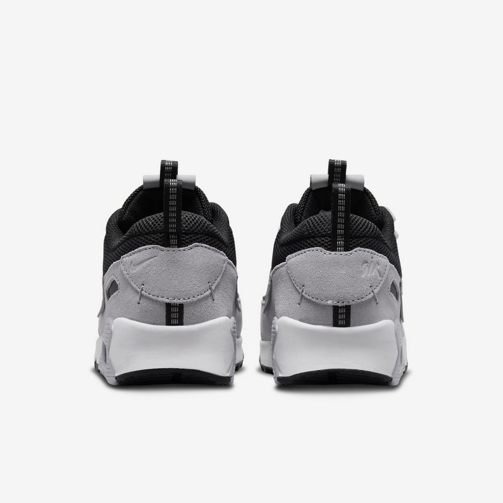Кросівки Nike WMNS AIR MAX 90 FUTURA купити