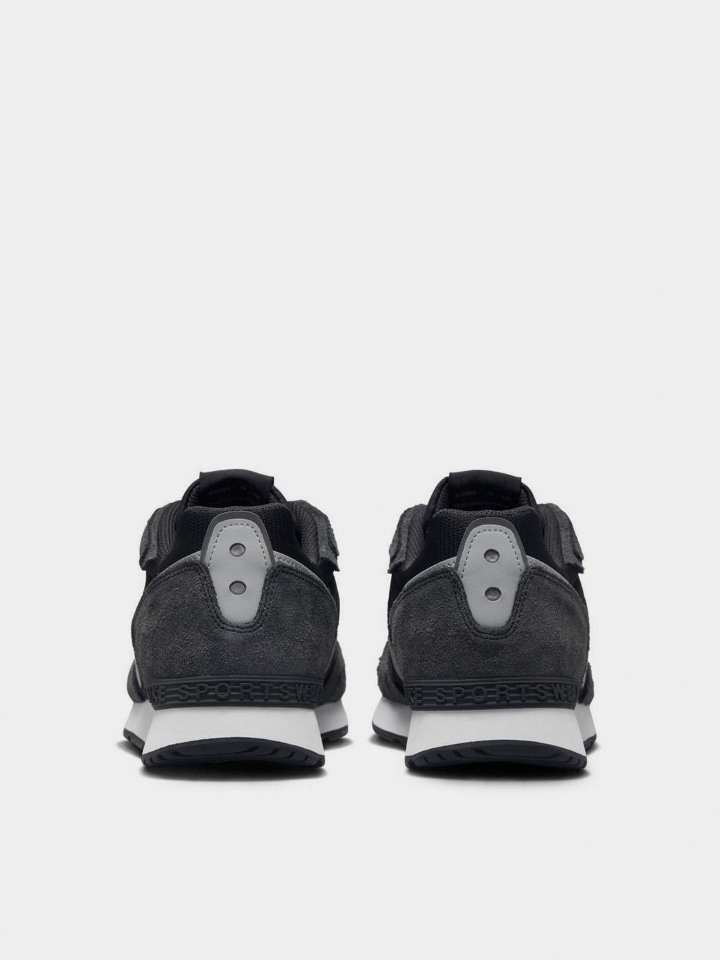 Кросівки Nike VENTURE RUNNER купити