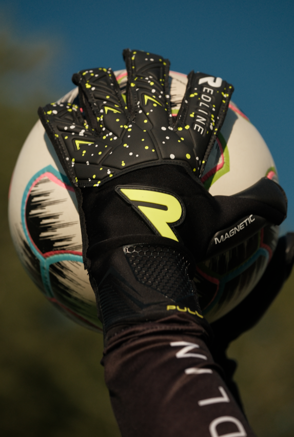 Вратарские перчатки Redline Magnetic Black Supersoft купить