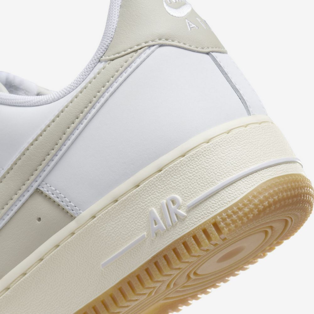Кросівки Nike AIR FORCE 1 07 купити