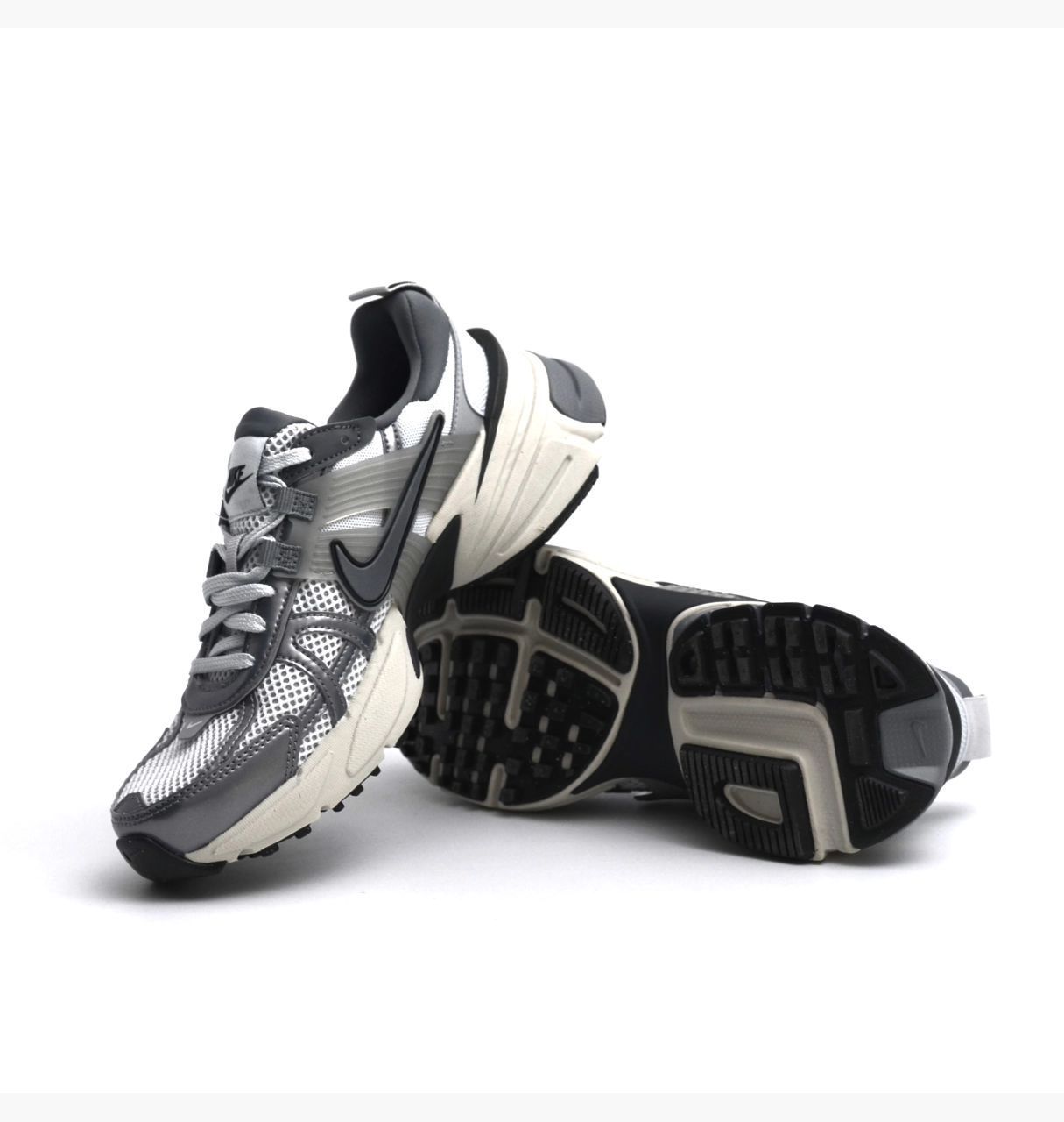 Кросівки Nike V2K Run купити