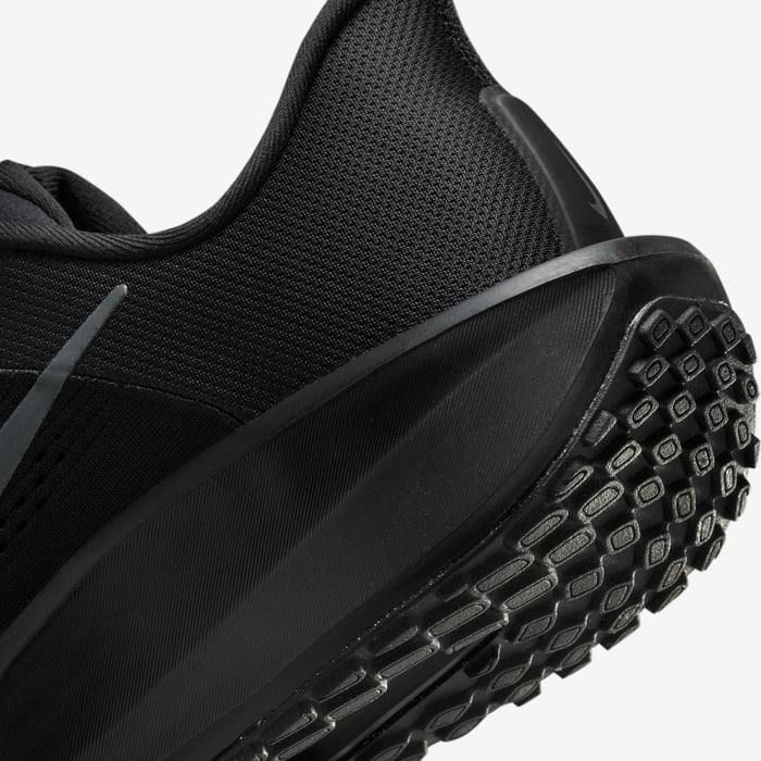 Кросівки Nike QUEST 6 купити