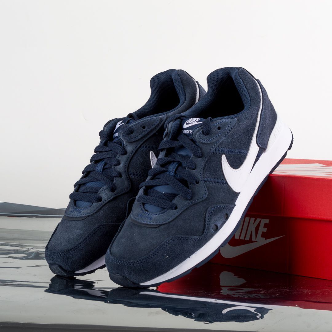 Кросівки Nike VENTURE RUNNER SUEDE купити