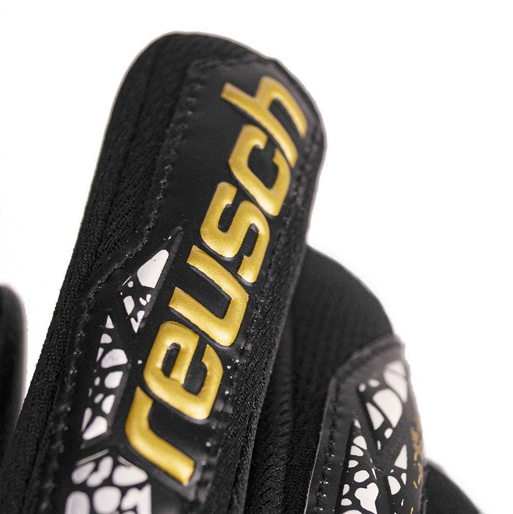 Вратарские перчатки Reusch Attrakt Silver NC Finger Support Junior купить