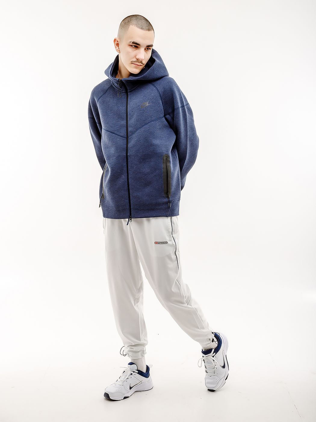 Штани Nike TRACK CLUB PANT купити