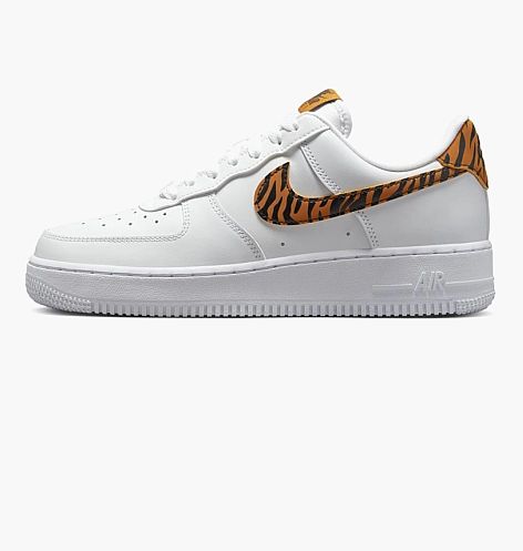 Кросівки Nike WMNS AIR FORCE 1 07 купити