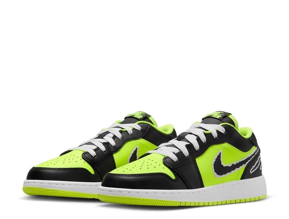 Кросівки Jordan 1 Low SE Black Cat Volt (GS) купить
