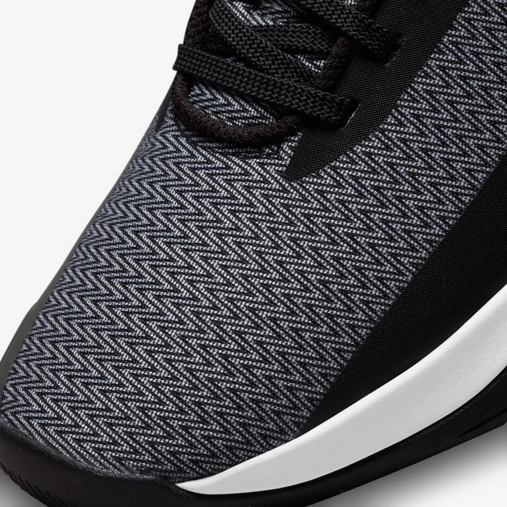 Кросівки Nike PRECISION VI купити