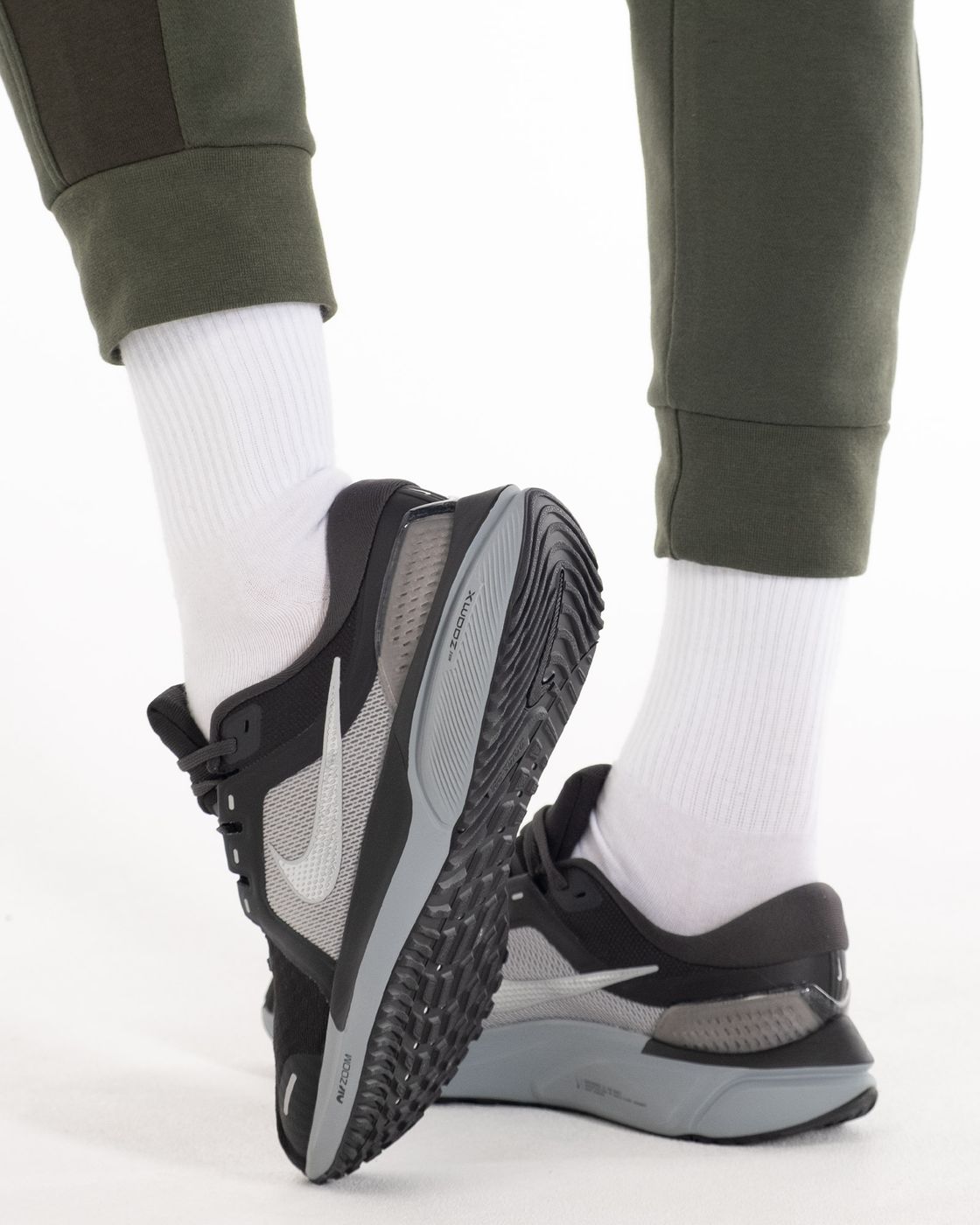 Мужские кроссовки Nike AIR ZOOM VOMERO 16 купить