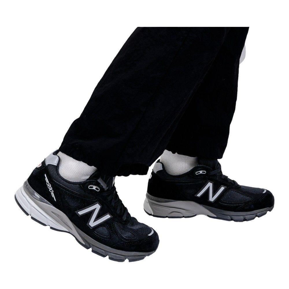 Кросівки New Balance 990V4 купити