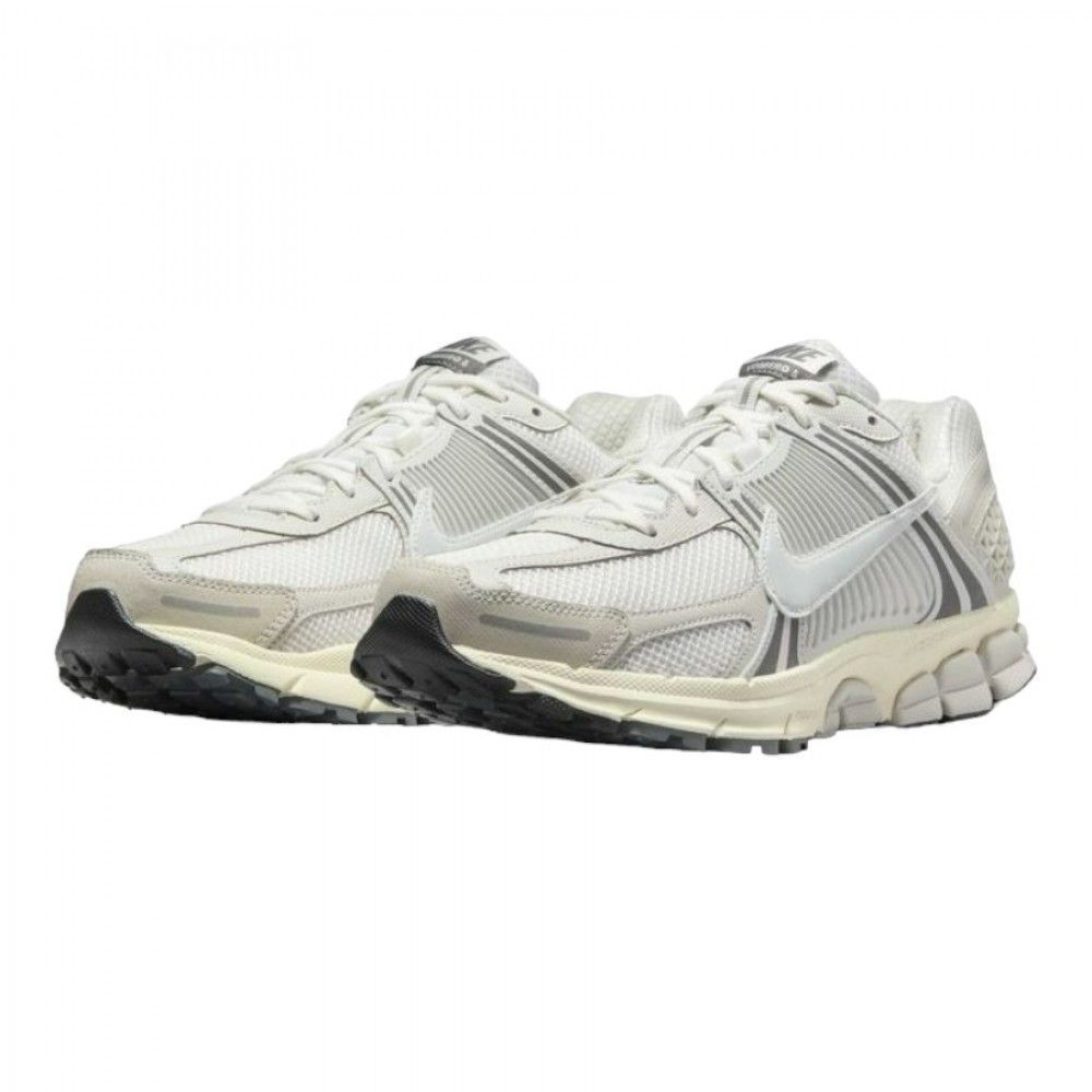 Кросівки Nike ZOOM VOMERO 5 купити