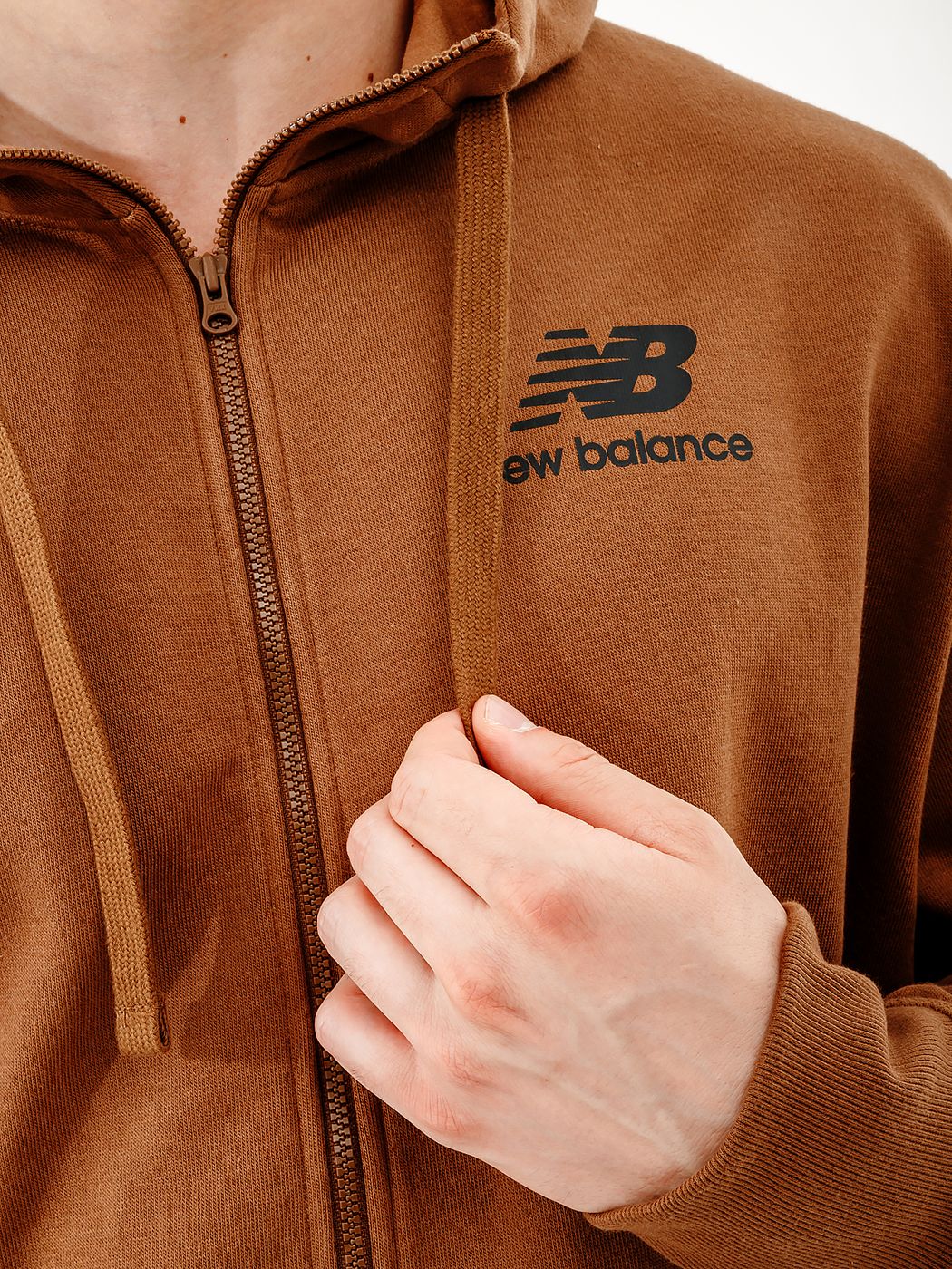 Куртка New Balance Essentials St Logo купить
