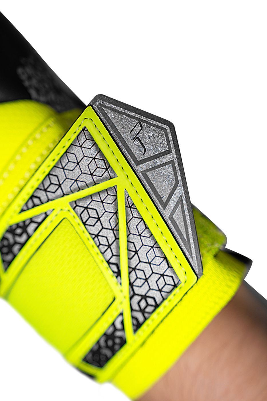Воротарські рукавиці Reusch Attrakt Gold X NC купити