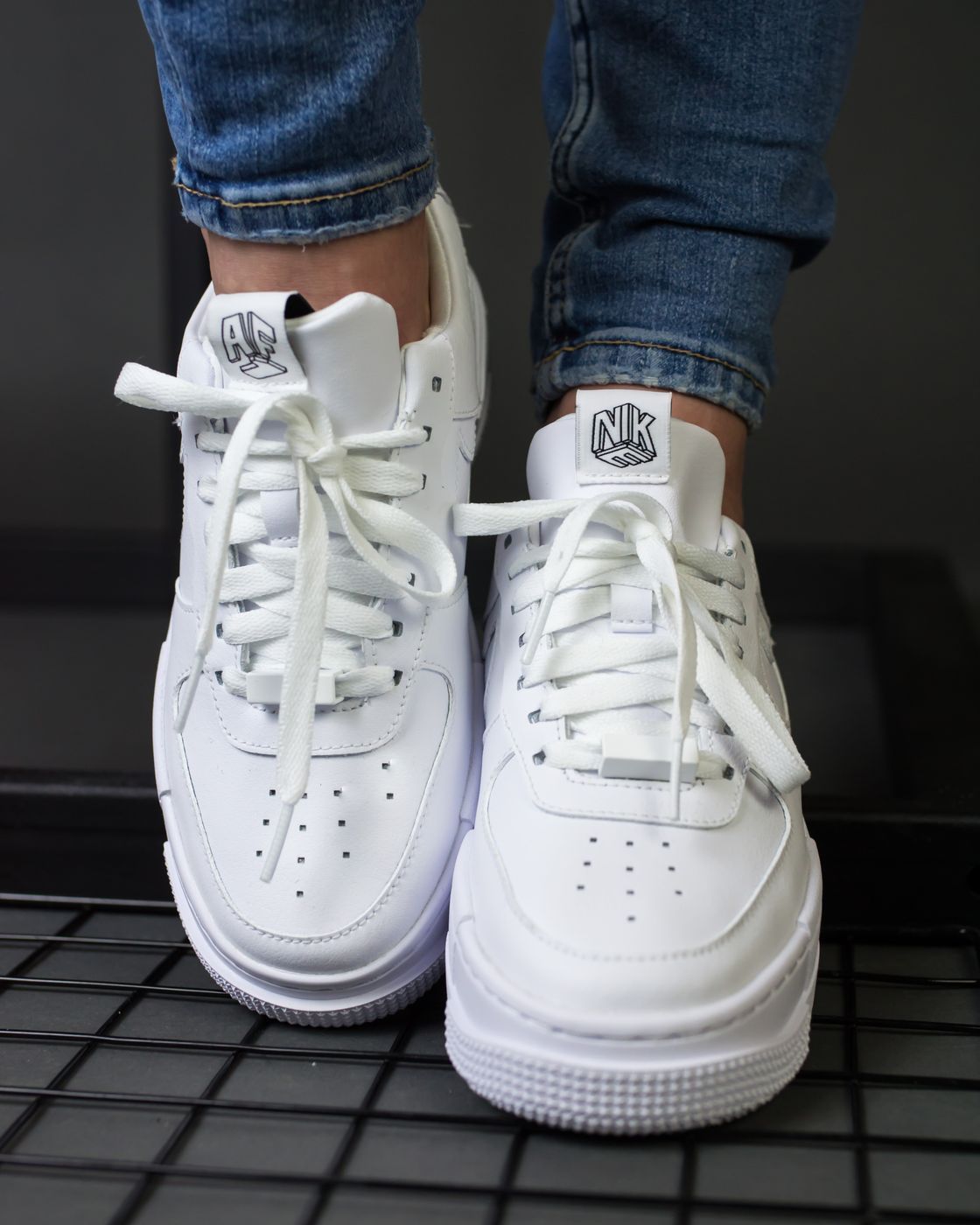 Кросівки Nike Air Force 1 Pixel купити