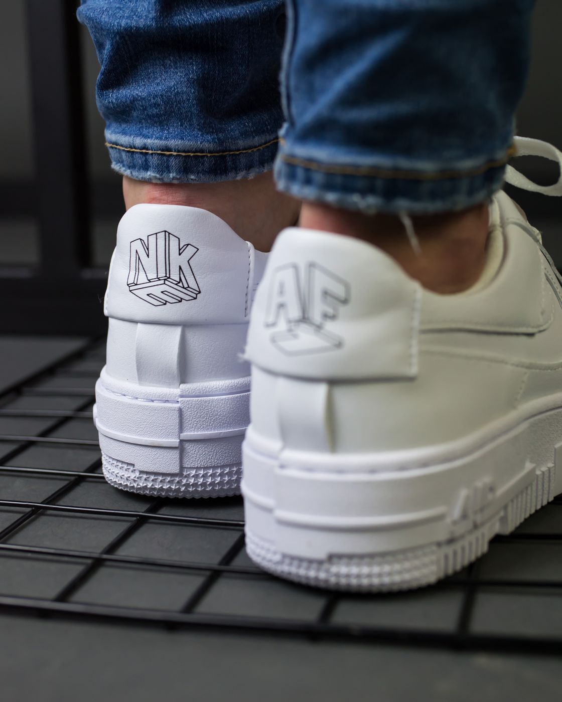 Кросівки Nike Air Force 1 Pixel купити