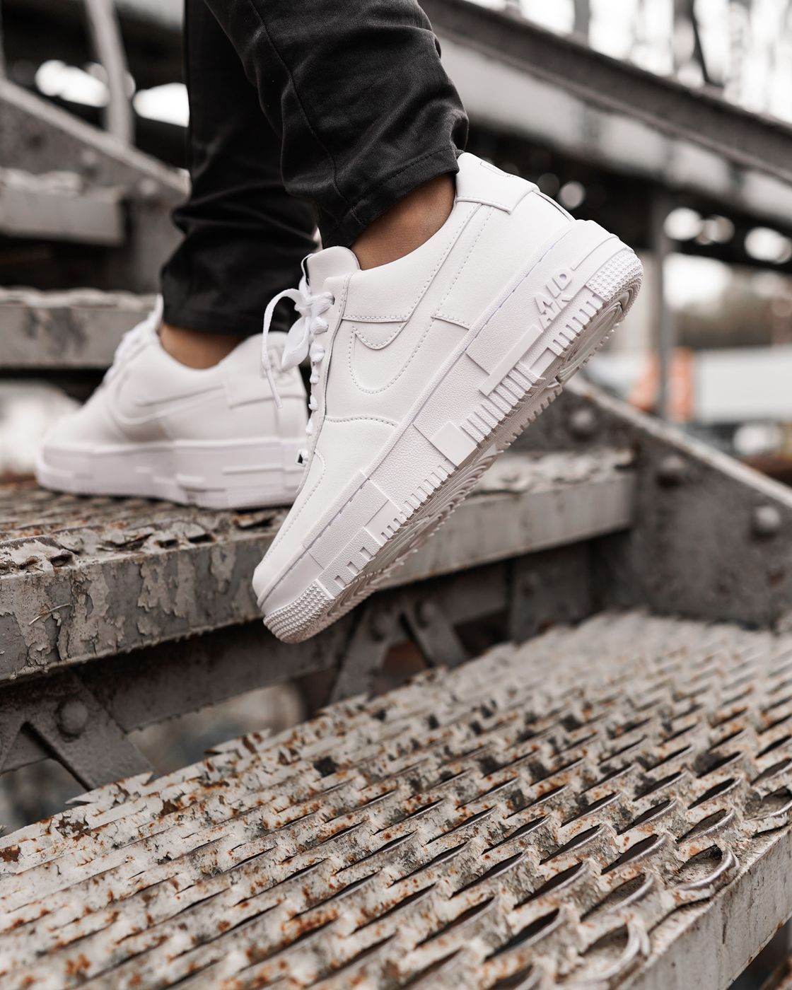 Кросівки Nike Air Force 1 Pixel купити