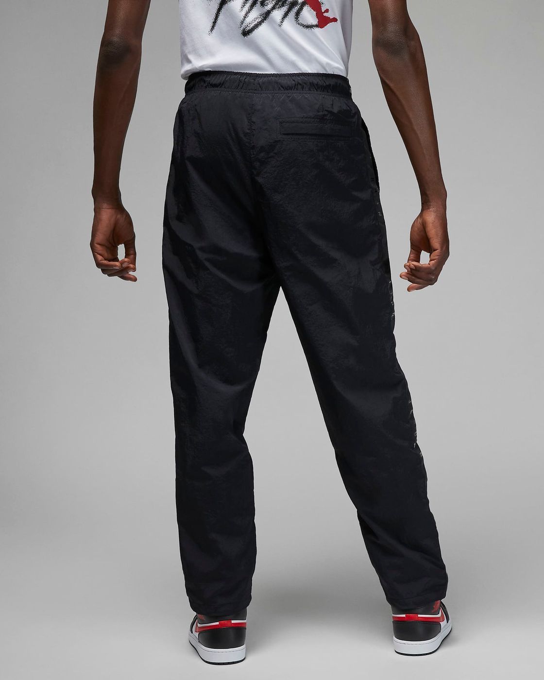 Штани чоловічі Jordan Essentials
Men's Warmup Pants (FB7292-010) купити