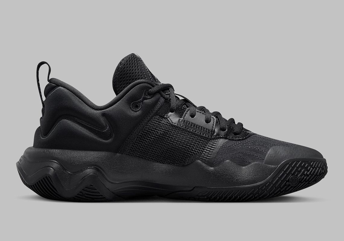 Кросівки Nike GIANNIS IMMORTALITY 3 купити