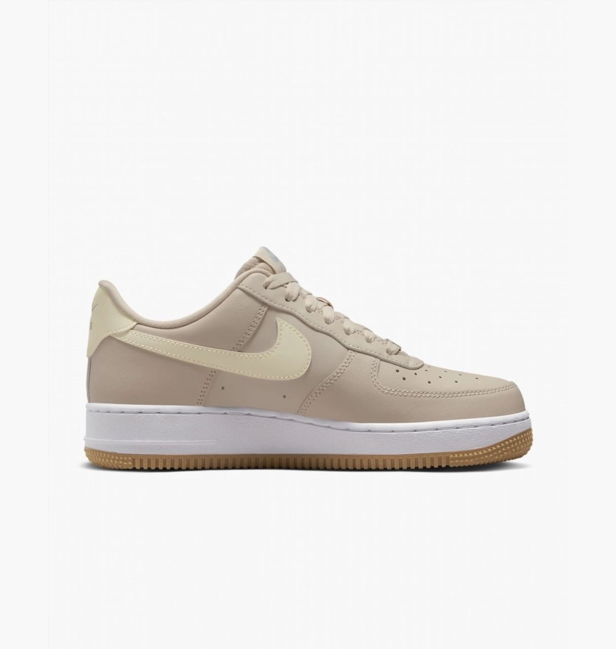 Кросівки Nike WMNS AIR FORCE 1 07 купити