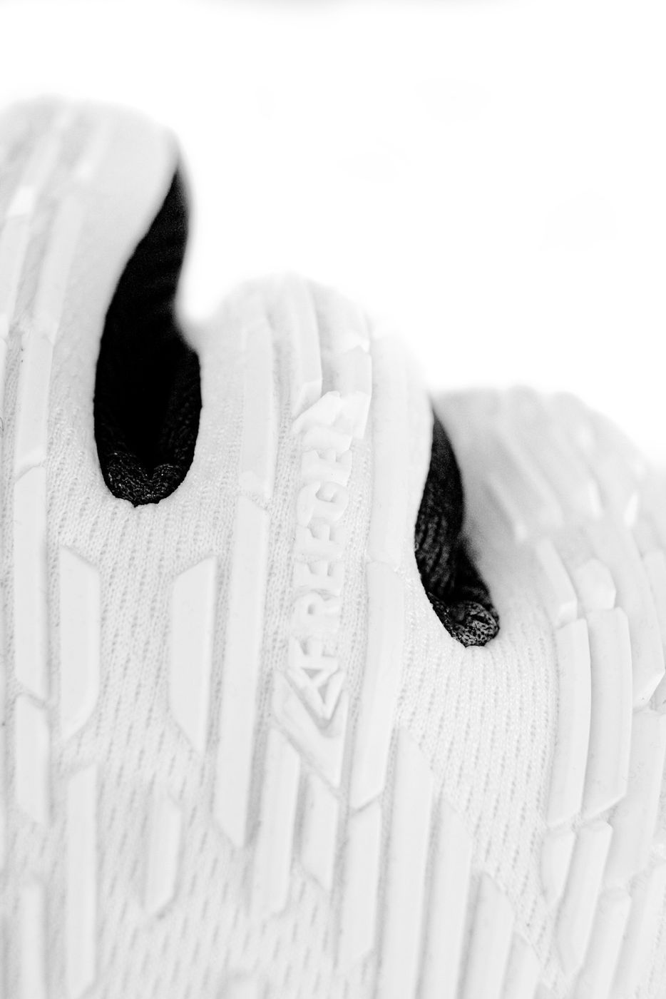 Воротарські рукавиці Reusch Attrakt Freegel Silver White купити